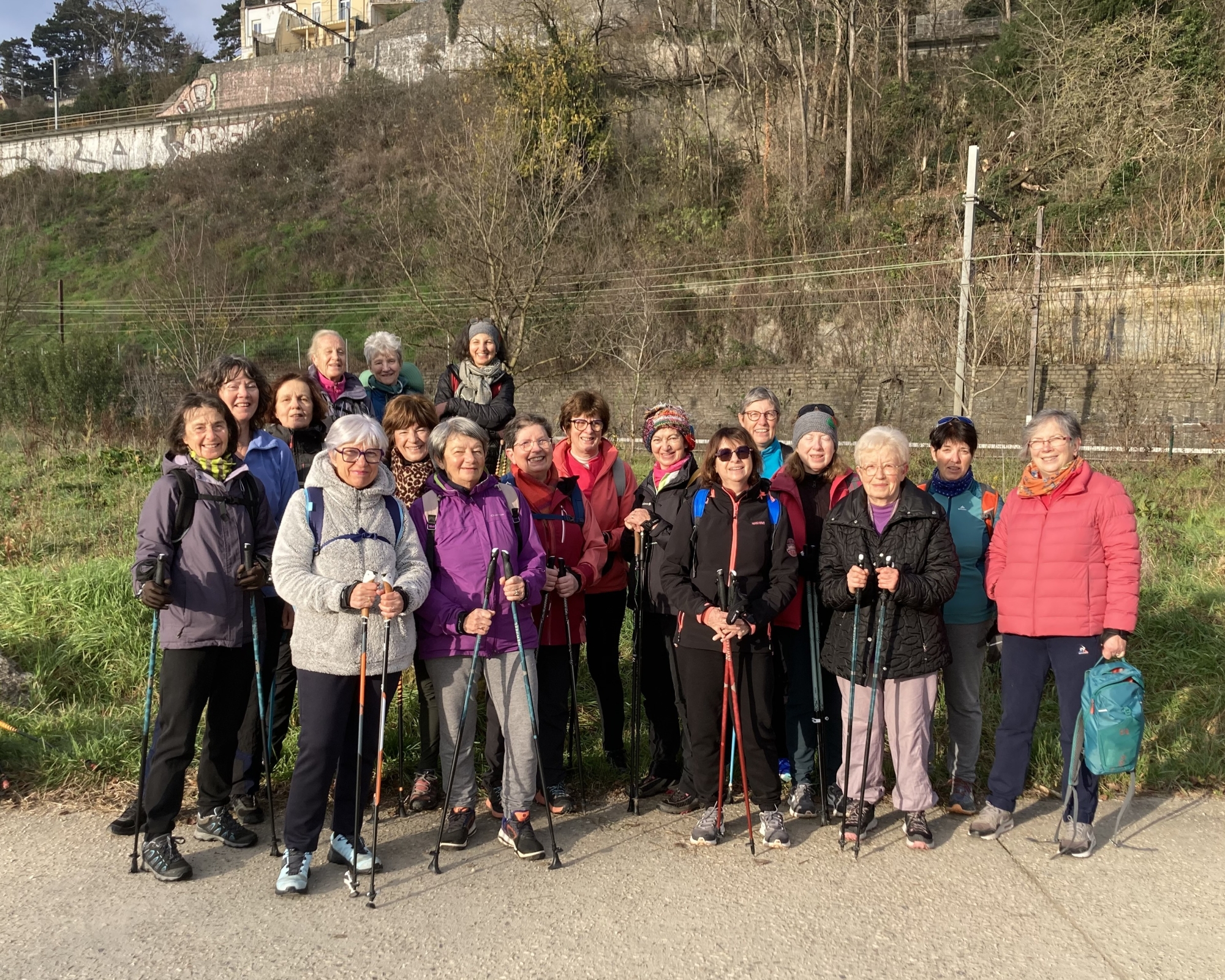 Une dernière marche nordique ALAP 2025 sous un beau soleil!